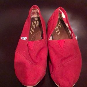Red Toms Size7